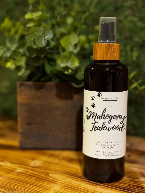 Mahogany Teakwood Dog Detangling + Conditioning Spray 8 oz